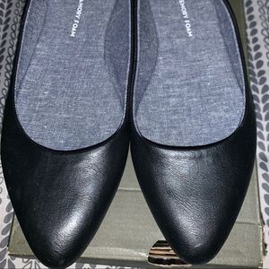 Size 7 1/2 Dr. Scholl’s Flats